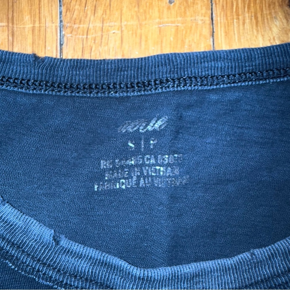 AERIE Oversized Distressed Short Sleeve Tee Shirt Washed Black Small - Picture 3 of 3